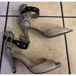 Jessica Simpson 7 Snakeskin Ankle Strap Heel Glam Career Black White Leather